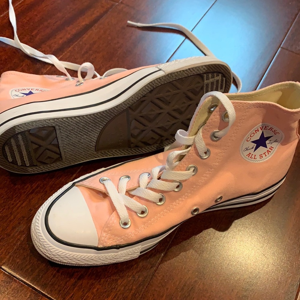 Pink Converse High Tops size 8.5 women’s, 6.5 men’s LIKE NEW CONDITION Worn once